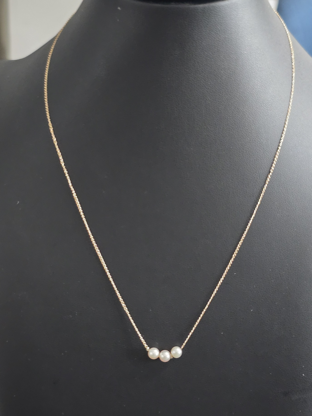 Vintage Imperial Pearl Syndicate (IPS) 14K Yellow Gold Three Pearl Necklace